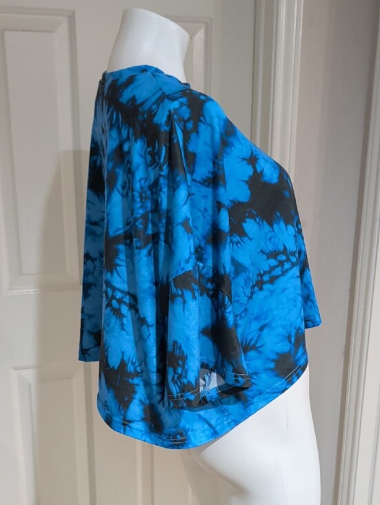 SHEIN Curve Blue and Black Tie-Dye Cropped Top Women's 4XL US
