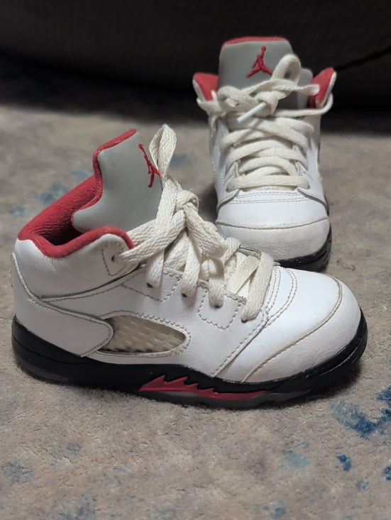 Air Jordan 5 Retro Kids White and Red Low-Top Basketball Sneakers Boys 8C US