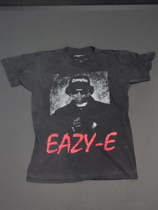 Retro Eazy-E Black And Red Graphic Tee Women's Small