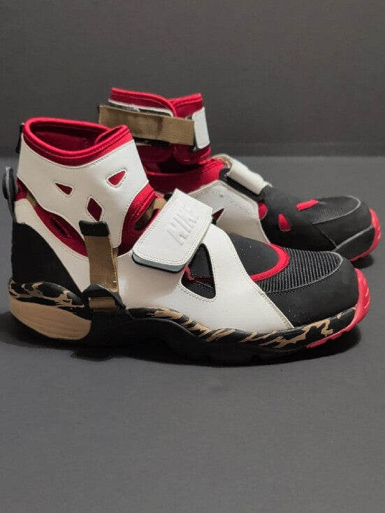 2010 Nike Air Carnivore LE in the Varsity Red / White / Black colorway Men's 12 US