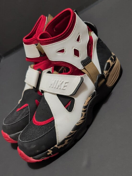 2010 Nike Air Carnivore LE in the Varsity Red / White / Black colorway Men's 12 US