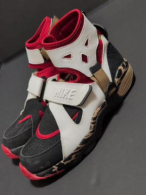 2010 Nike Air Carnivore LE in the Varsity Red / White / Black colorway Men's 12 US