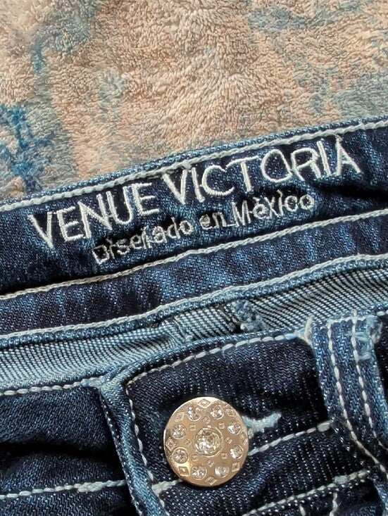 Venue Victoria Dark Wash Denim Bermuda Shorts - Women's 5 US