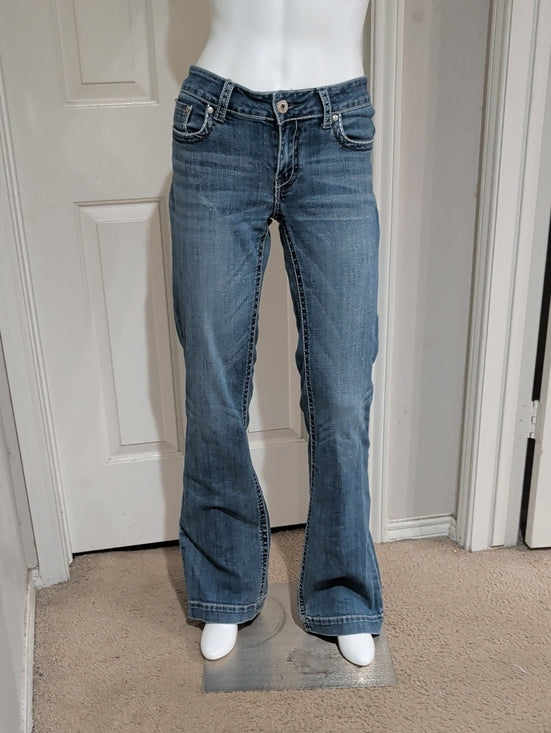 Stetson Wide-Leg Flare Jeans in Medium Blue Wash Women's 6 US