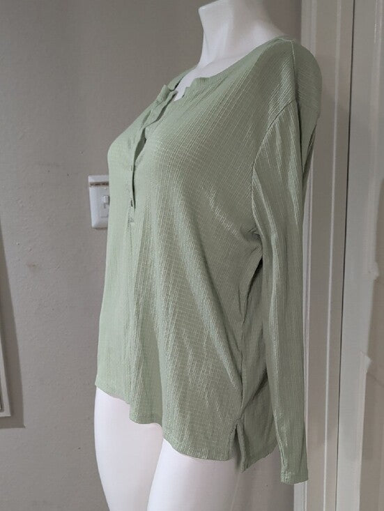 G.H. Bass & Co Relaxed Light Sage Long Sleeve Henley Top Women's XL