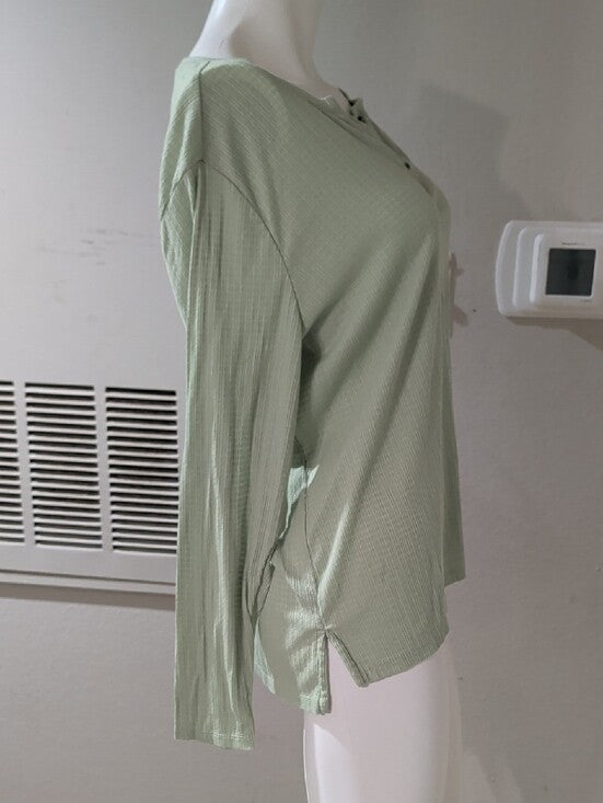 G.H. Bass & Co Relaxed Light Sage Long Sleeve Henley Top Women's XL