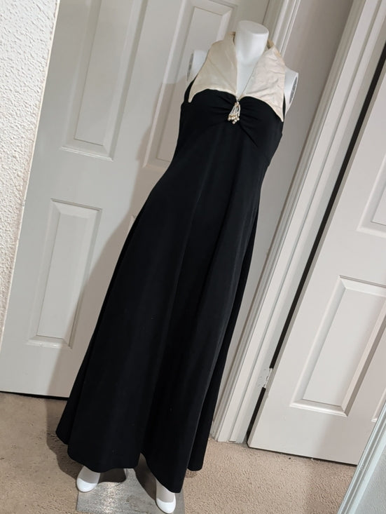 VTG Black Maxi Dress with Ivory Collar Accent and Brooch Detail Women's 16 US
