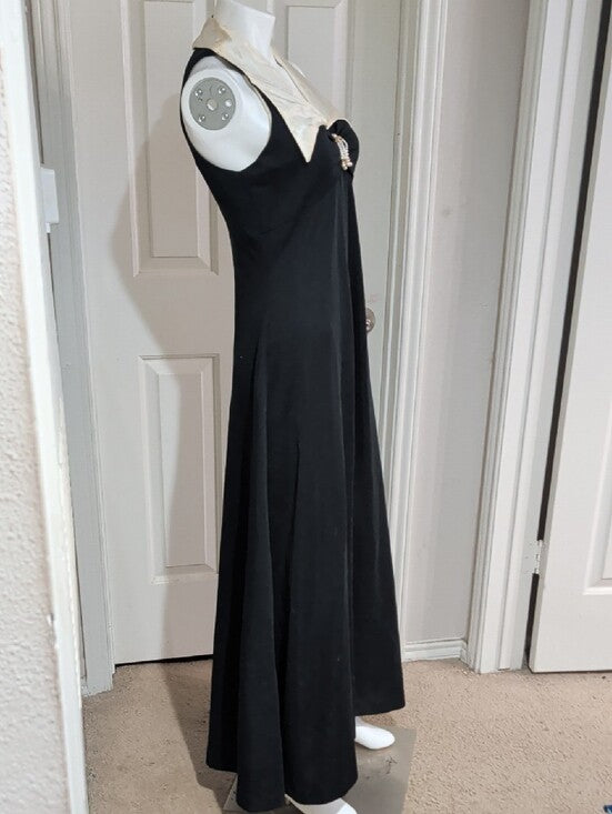 VTG Black Maxi Dress with Ivory Collar Accent and Brooch Detail Women's 16 US