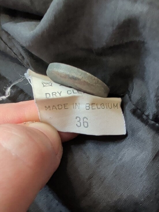 VTG 100% Virgin Wool Women's Black Two-Button Tailored Blazer Jacket Size 4 US