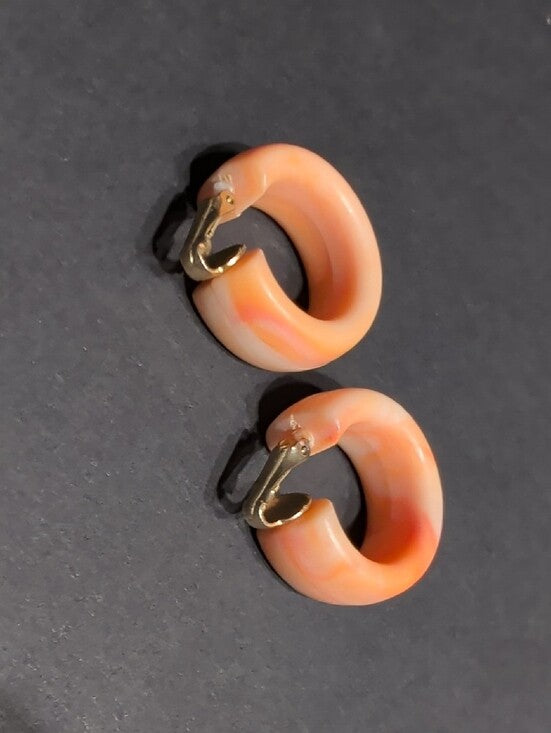Retro Peach Swirl 1" Hoop Clip-On Earrings - Women's Costune Jewelry