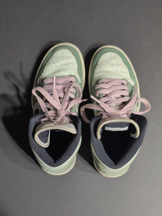 Air Jordan 1 Mid SE "Dutch Green" Sneaker Style Code CZ0774-300 Women's 6.5 US
