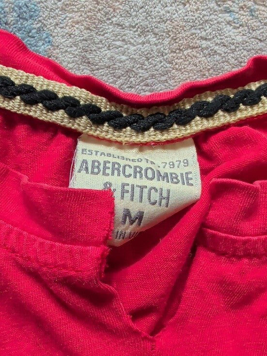 Abercrombie & Fitch Kids Red Short Sleeve Logo Tee Girls Medium
