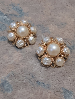 Classic Gold Pearl Cluster Clip-On Earrings - Faux Pearl - VTG Costume Jewelry