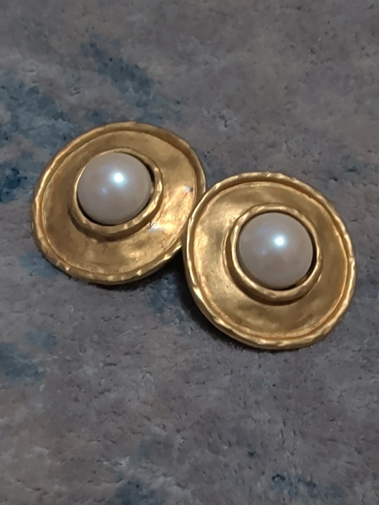 VTG Gold-Tone Pearl 1.5" Center Button Earrings - Retro Women's Costume Jewelry
