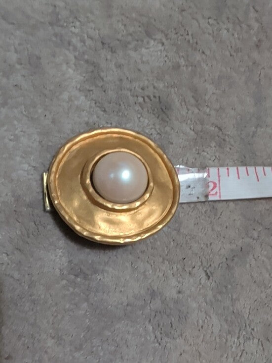 VTG Gold-Tone Pearl 1.5" Center Button Earrings - Retro Women's Costume Jewelry