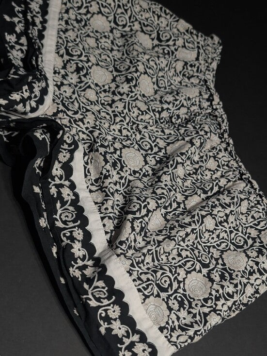 Universal Thread Black and White Floral-Print Casual Shorts Women's Large