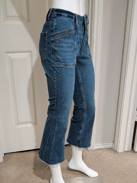 Frye Straight Mid-Rise Cropped Jeans in Washed Blue Women's 26 US