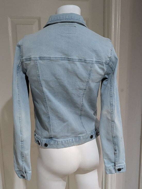 Time and Tru Light Wash Stretch Denim Jacket Women's Small
