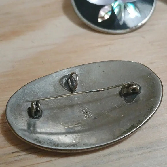 VINTAGE MEXICO ALPACA SILVER ENAMEL/MOTHER OF PEARL INLAY FLOWER PIN/EARRING SET