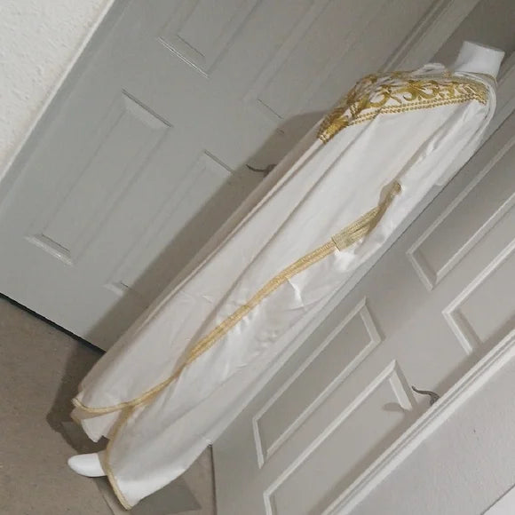 Elegant Khayali White and Gold Embroidered Kaftan from Saudi Arabia