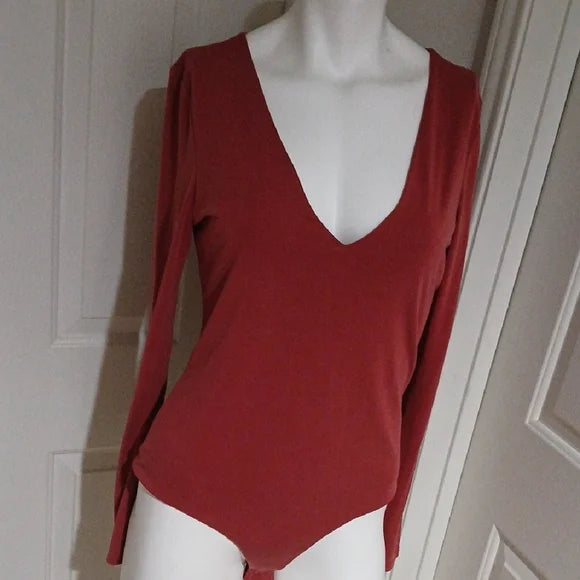 Gianni Bini Chic Deep Red V-Neck Bodysuit size L