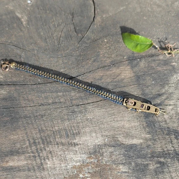 Stylish Zipper Bracelet in Blue and Gold