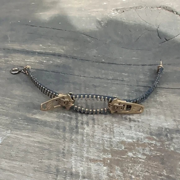 Stylish Zipper Bracelet in Blue and Gold