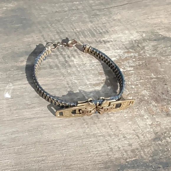 Stylish Zipper Bracelet in Blue and Gold