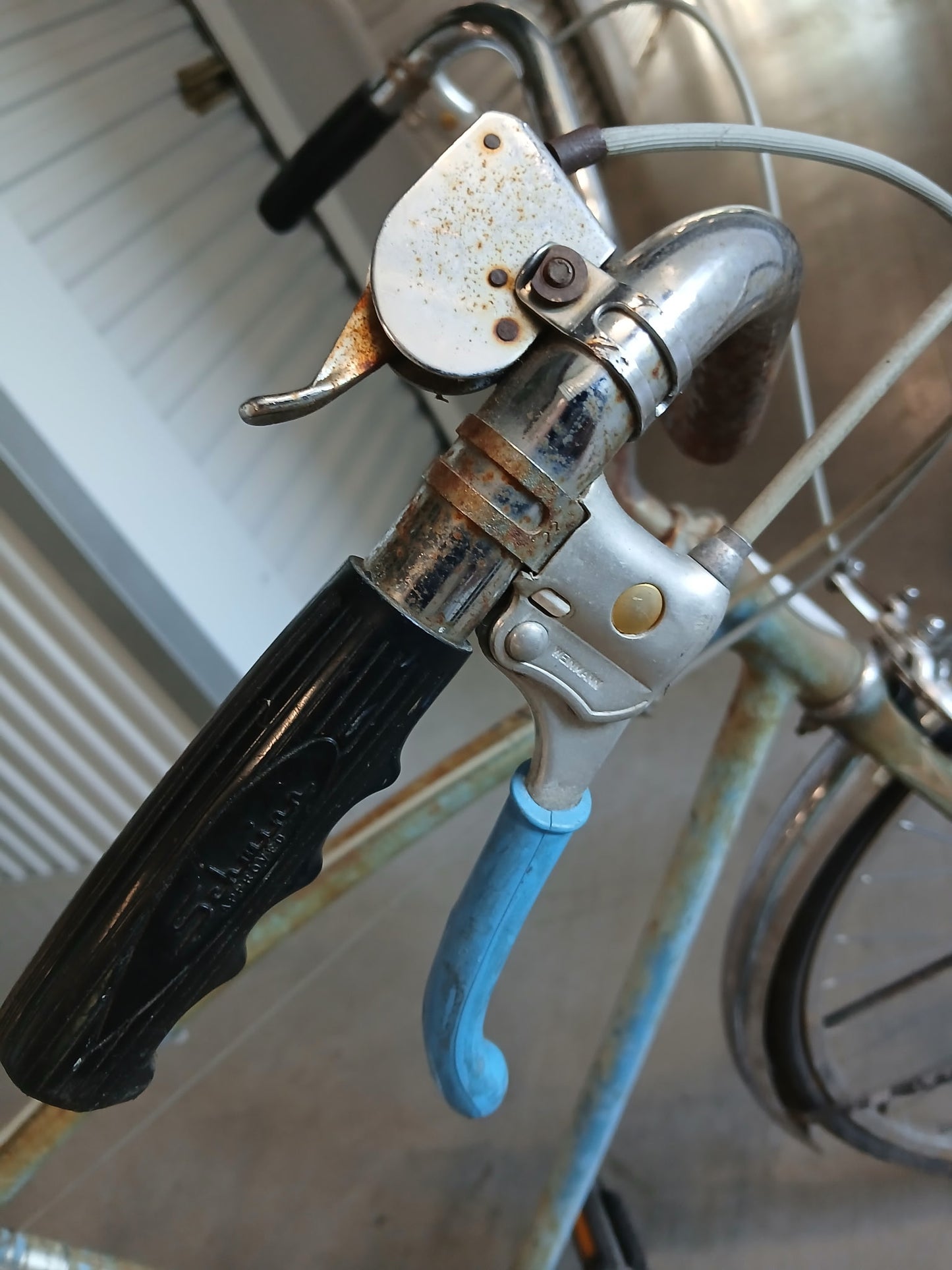 Vintage 1960s Schwinn bike